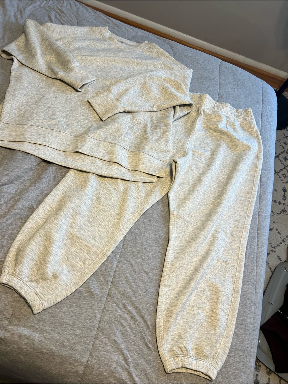 Abercrombie & Fitch YPB Light Gray Sweatshirt & Jogger Set| Women’s XL/XXL